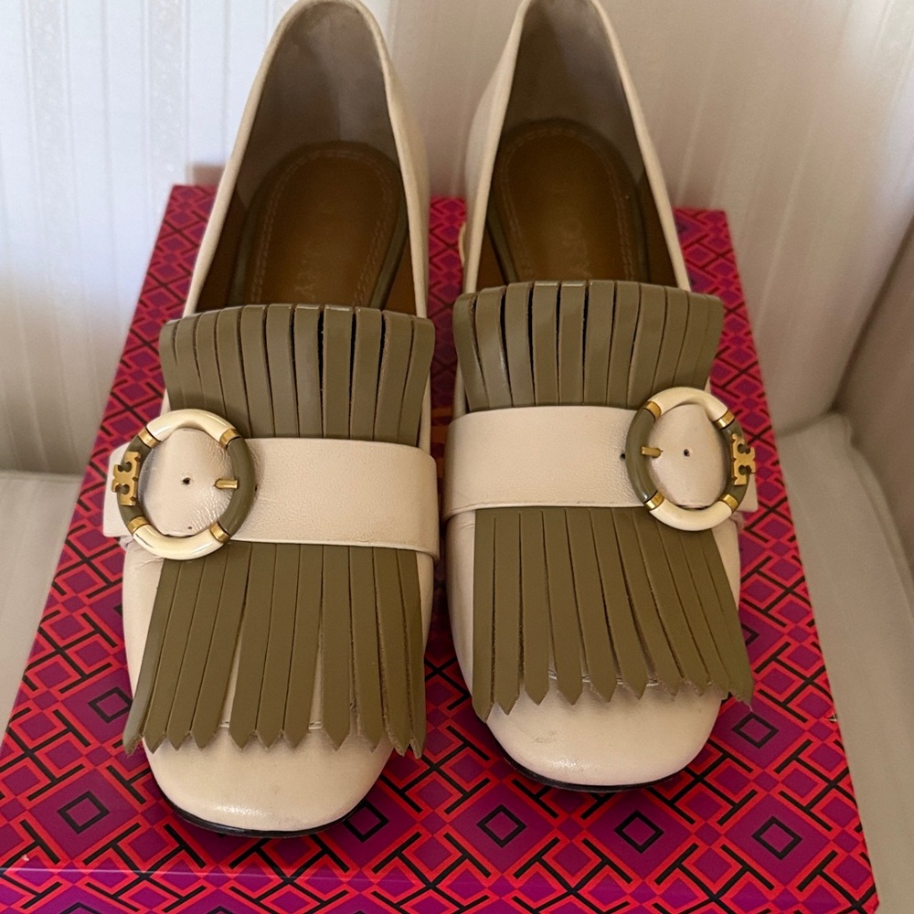 Tory Burch Cream and Tan Leather Loafers with Fringe